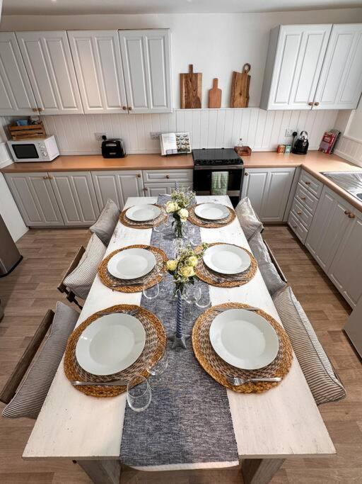 Stylish 3Br Cowes Cottage Close To The Waterfront Екстериор снимка
