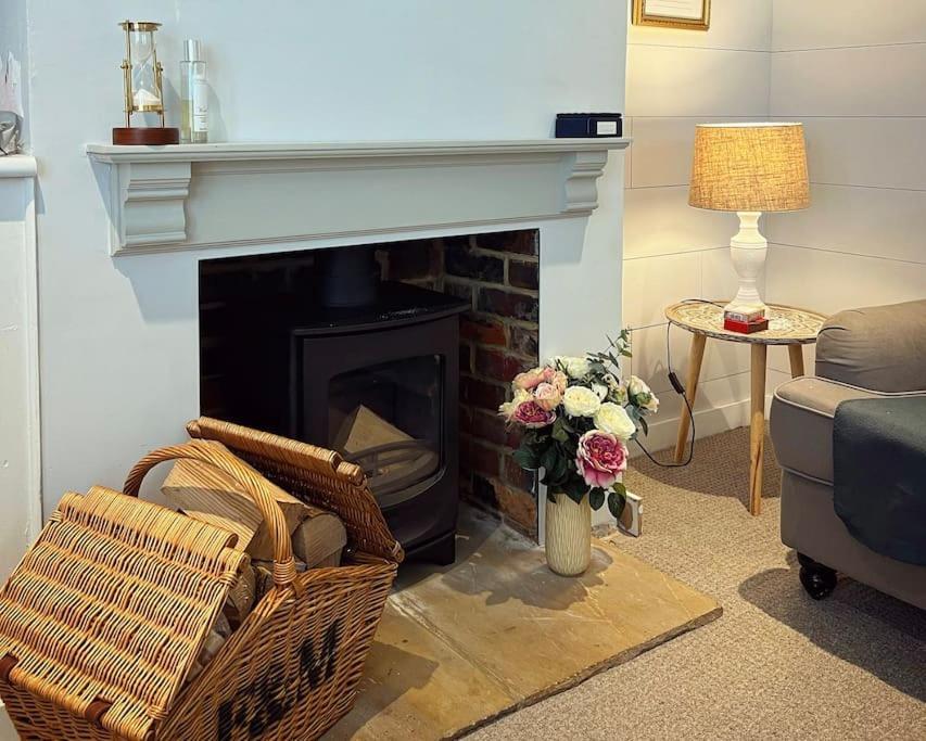 Stylish 3Br Cowes Cottage Close To The Waterfront Екстериор снимка