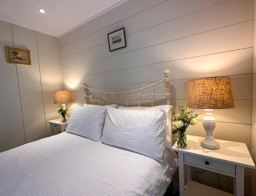 Stylish 3Br Cowes Cottage Close To The Waterfront Екстериор снимка