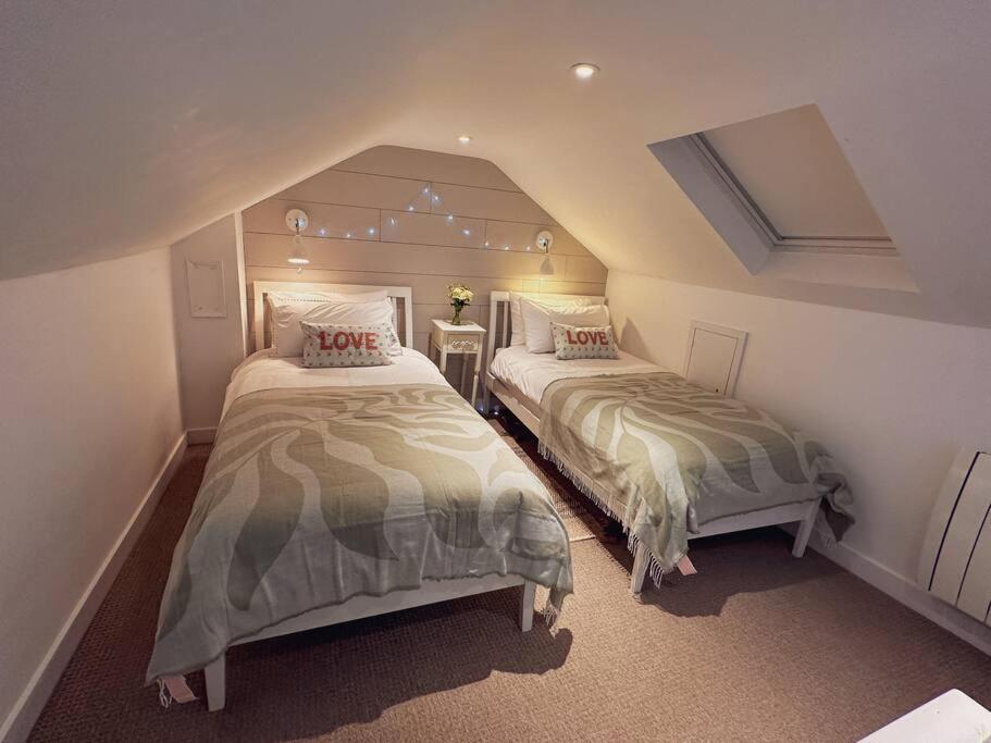 Stylish 3Br Cowes Cottage Close To The Waterfront Екстериор снимка